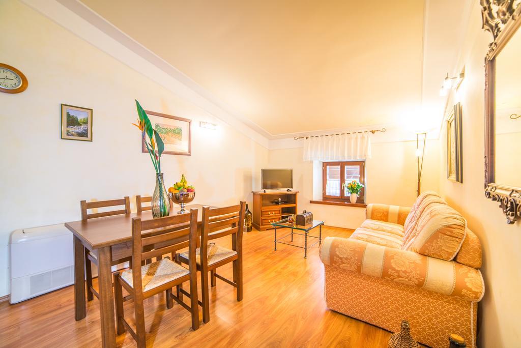 Aparthotel Katalyma 828 Kanfanar Buitenkant foto